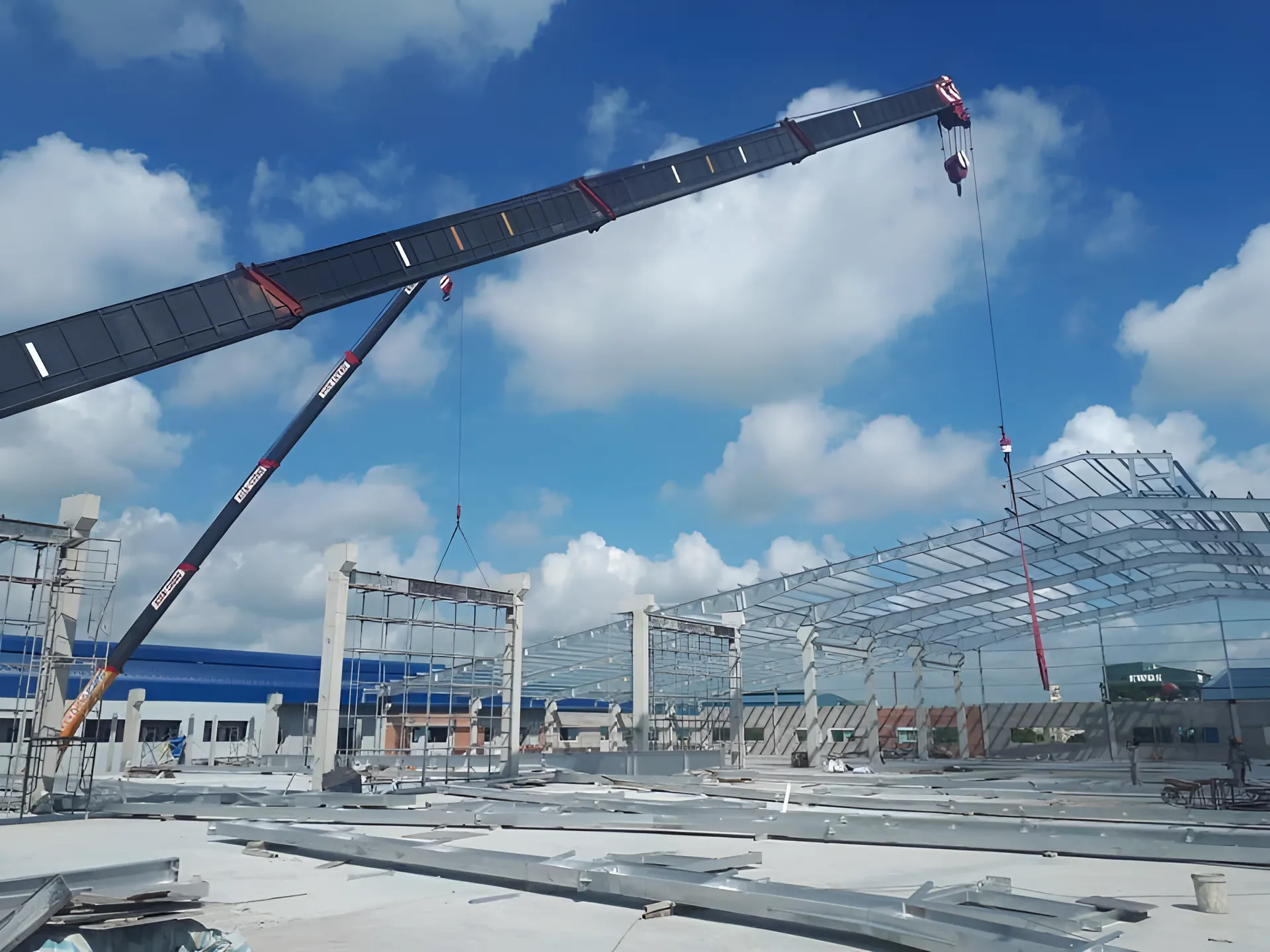 Steel roof truss erection — warehouse