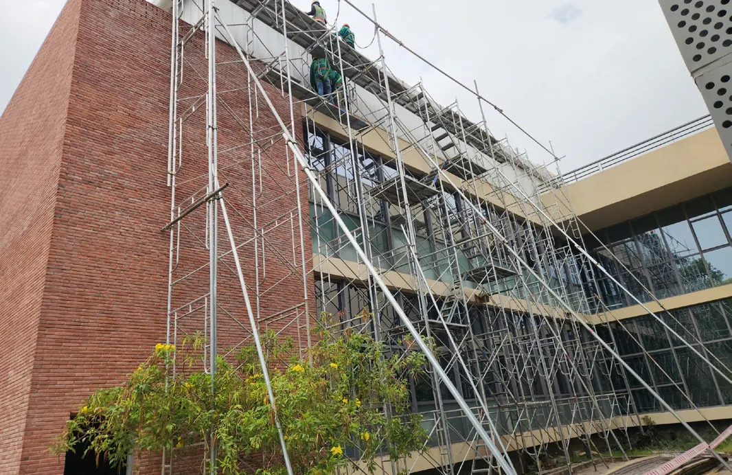 Sample room re-roofing — Ben Luc 8