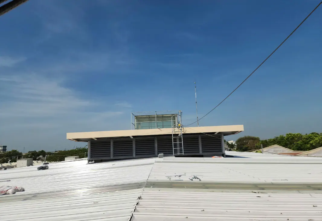 Sample room re-roofing — Ben Luc 11