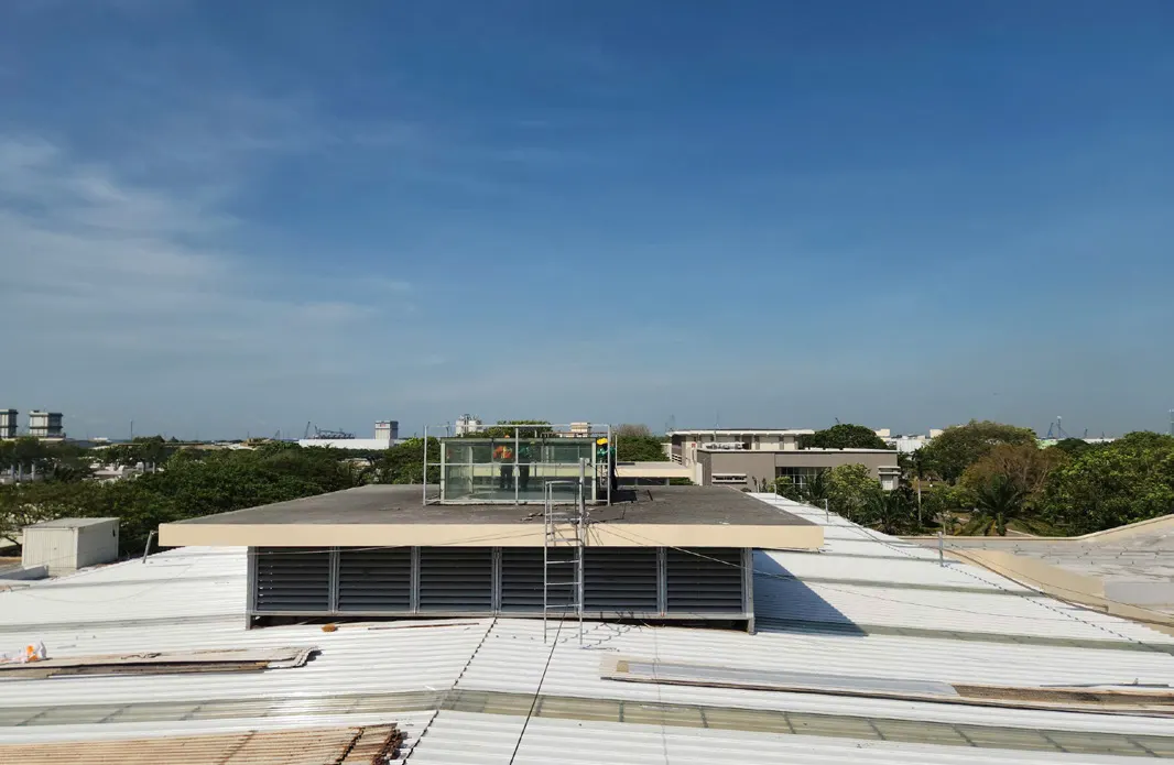 Sample room re-roofing — Ben Luc 12